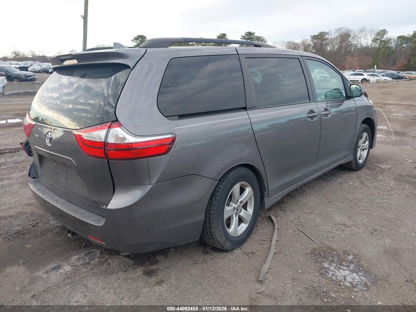 2018 Toyota Sienna Le 8 Passenger