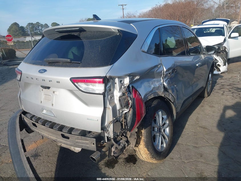 VIN 1FMCU0G67LUB38137 2020 FORD ESCAPE SE