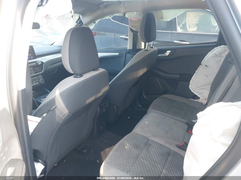 VIN 1FMCU0G67LUB38137 2020 FORD ESCAPE SE