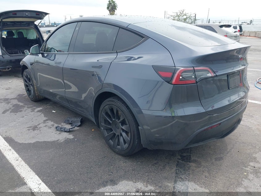 2022 Tesla Model Y Long Range Dual Motor All-Wheel Drive