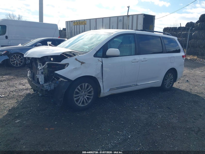 2013 Toyota Sienna Xle V6 8 Passenger