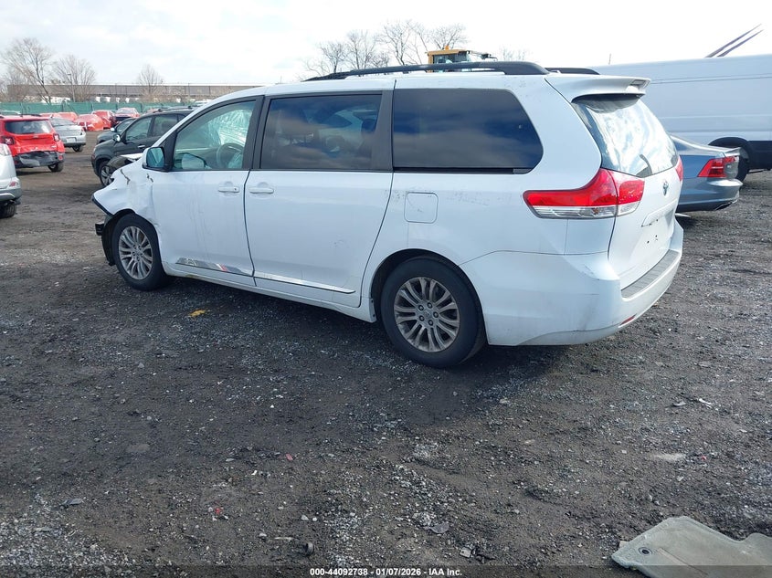 2013 Toyota Sienna Xle V6 8 Passenger