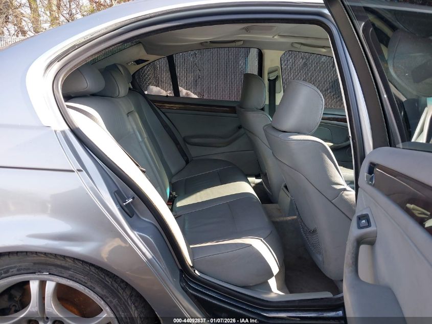 2004 BMW 330I VIN: WBAEV53454KM33629 Lot: 44092837