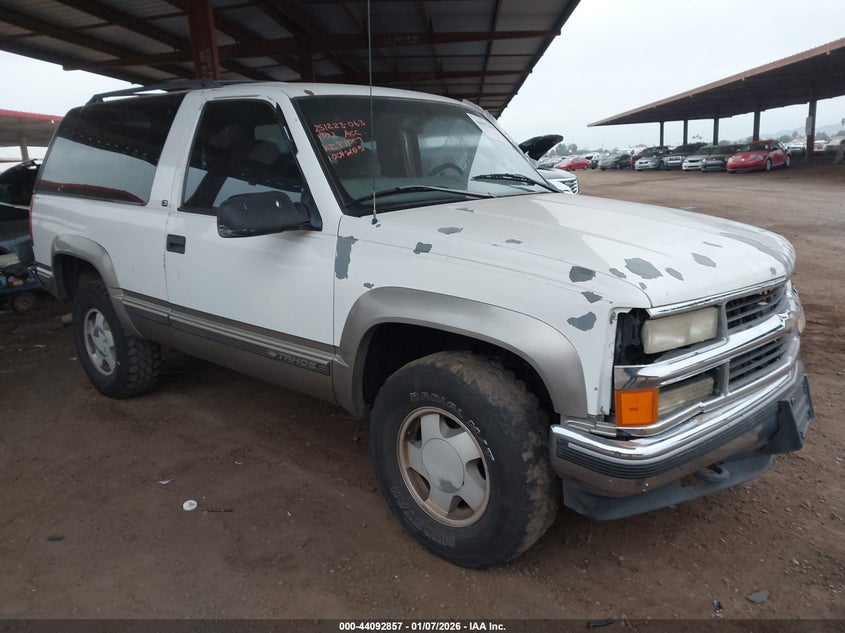 3GNEK18R5XG181702 1999 Chevrolet Tahoe auction photo 1