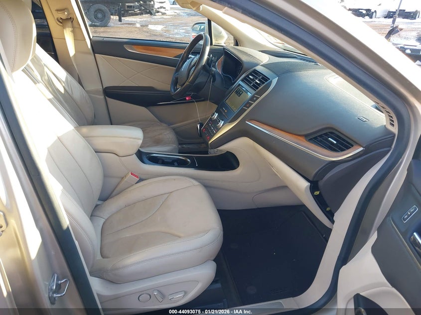 2017 LINCOLN MKC auction photo 5
