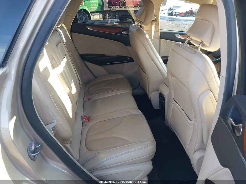 2017 LINCOLN MKC auction photo 8