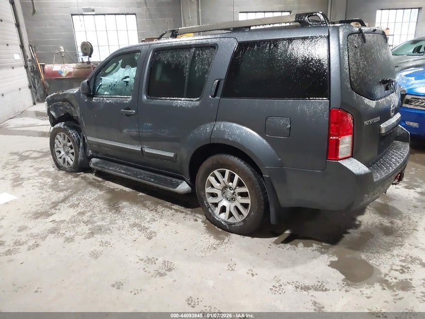 2011 Nissan Pathfinder Le