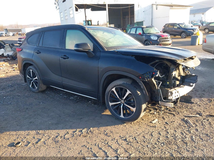 2022 Toyota Highlander Xse