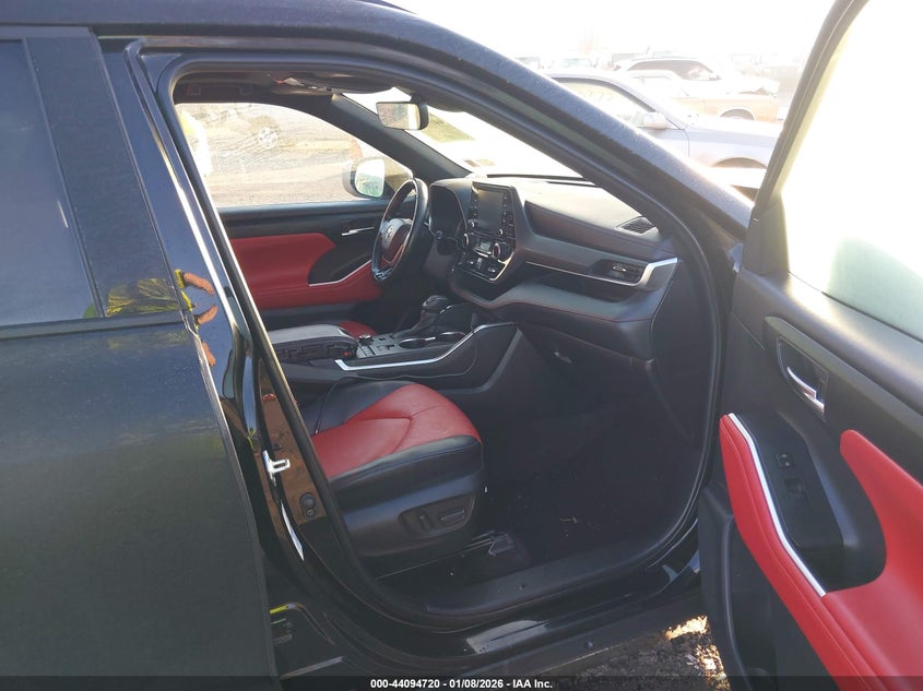 2022 Toyota Highlander Xse