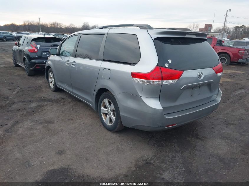 2013 Toyota Sienna Le V6 8 Passenger