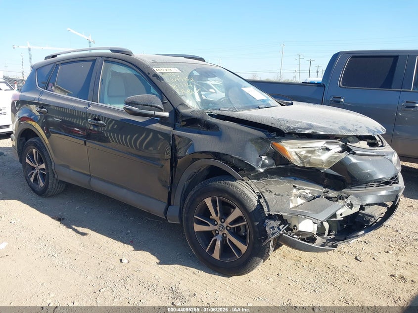 2T3WFREV3JW487774 2018 Toyota Rav4 Xle auction photo 1