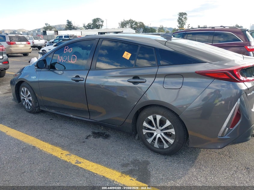VIN JTDKAMFP6M3186505 2021 TOYOTA PRIUS PRIME LE