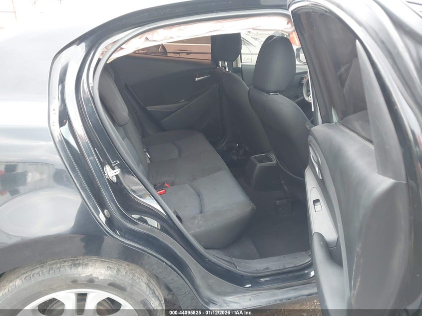 VIN 3MYDLBYV4JY306664 2018 TOYOTA YARIS IA