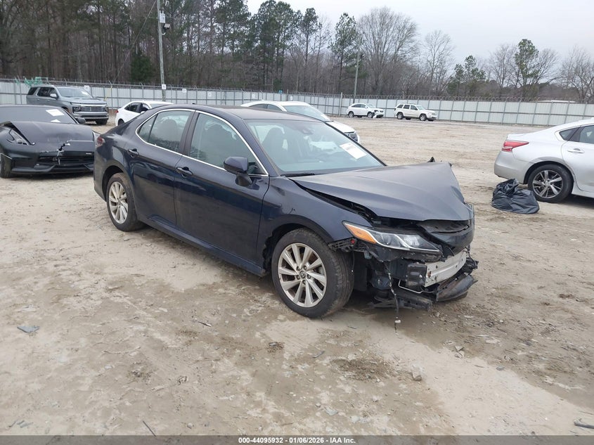 4T1C11AKXMU589309 2021 Toyota Camry Le auction photo 1