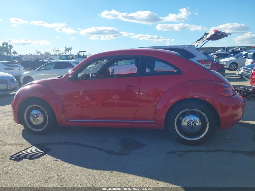 2012 Volkswagen Beetle 2.5 2.5L red Lot 111044095983 Vin 3VWJP7AT9CM622208