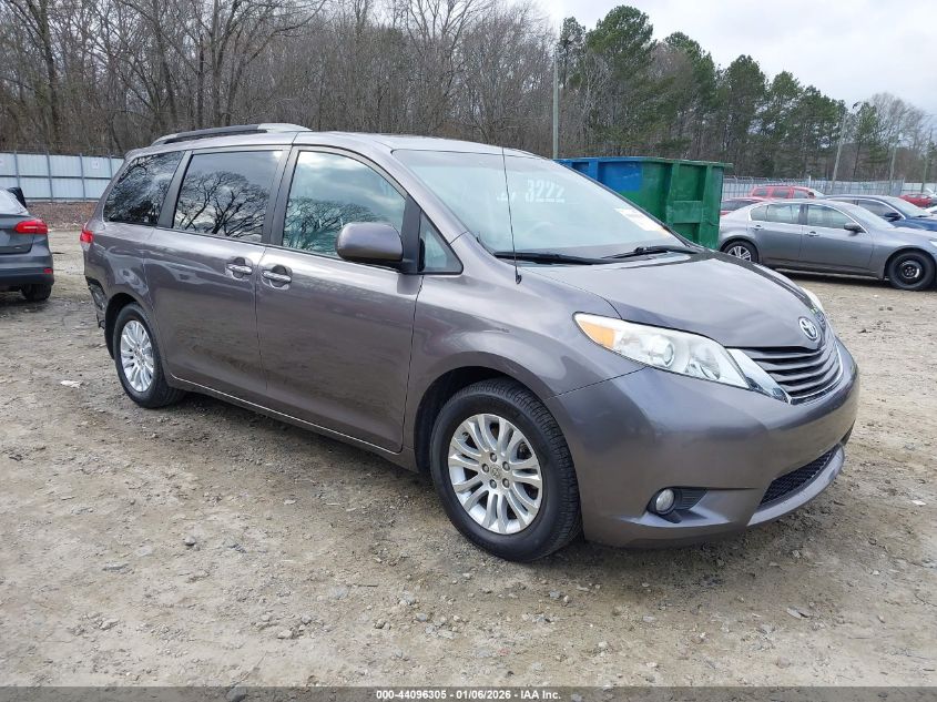 2014 Toyota Sienna Xle V6 8 Passenger