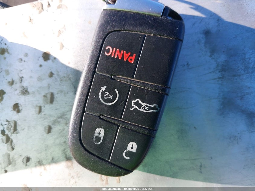 VIN 2C3CDXHG0KH567226 2019 DODGE CHARGER GT RWD