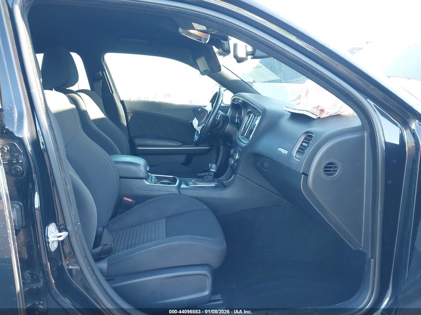 VIN 2C3CDXHG0KH567226 2019 DODGE CHARGER GT RWD