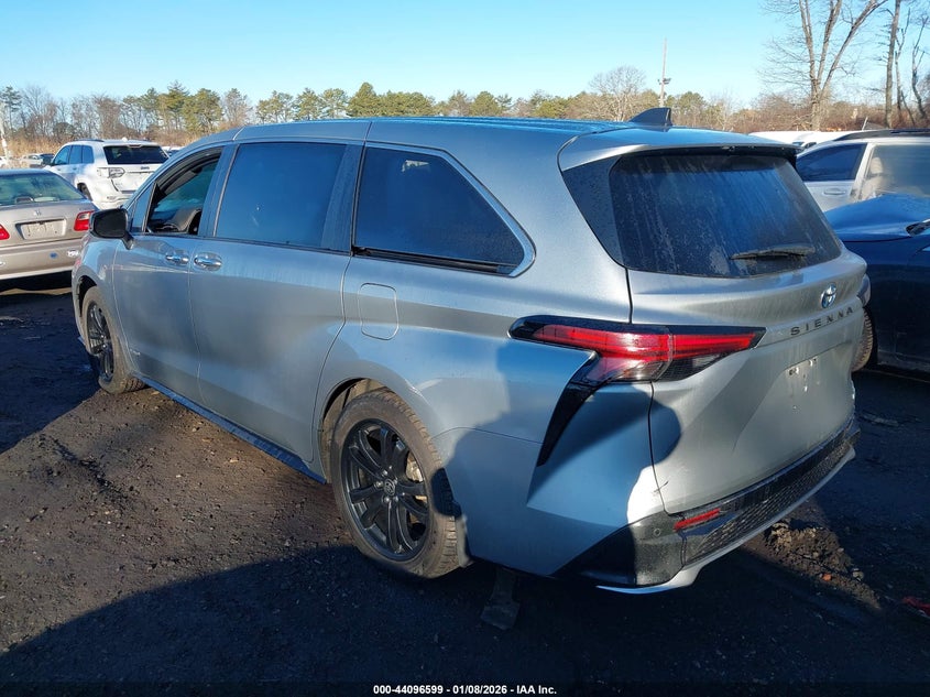 2021 Toyota Sienna Xse