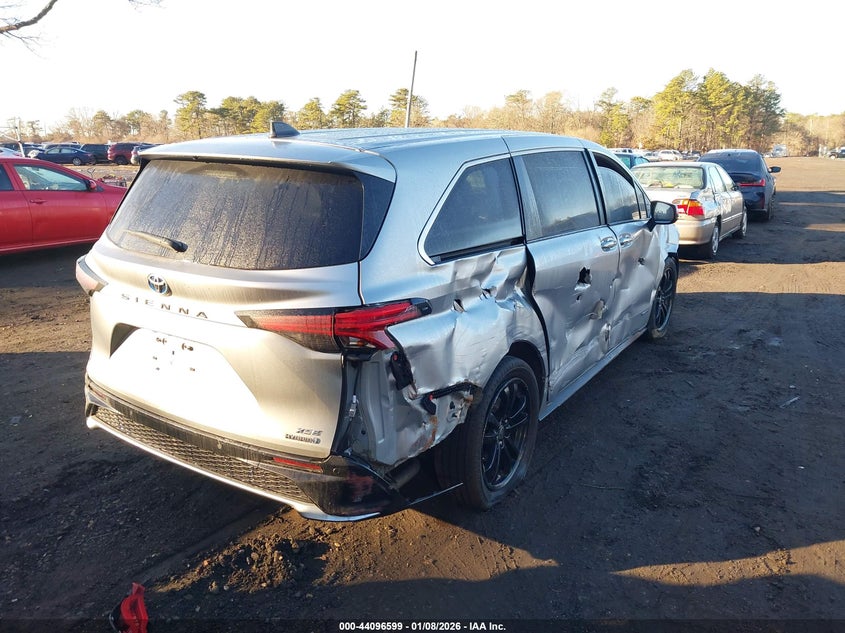2021 Toyota Sienna Xse