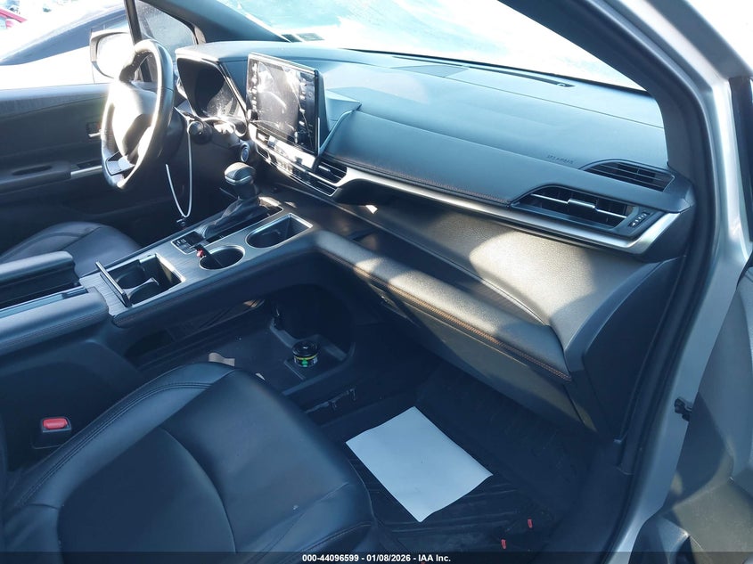 2021 Toyota Sienna Xse