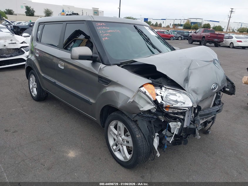KNDJT2A28A7068384 2010 Kia Soul + auction photo 1