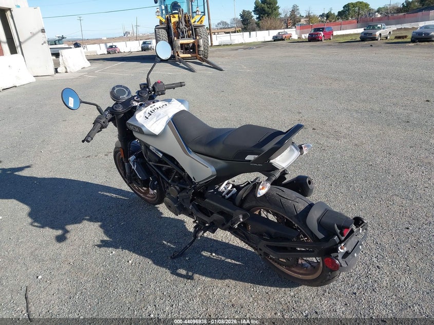 VIN MD2JUJ401LC264284 2020 HUSQVARNA VITPILEN 401/SVARTPILEN 401
