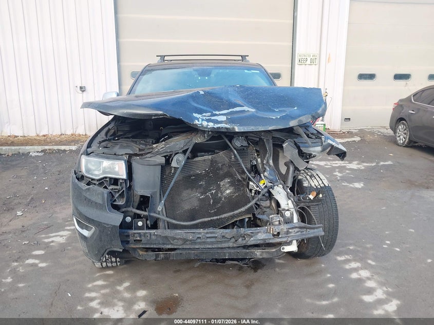 VIN 1C4RJFBG3LC366121 2020 JEEP GRAND CHEROKEE LIMITED 4X4