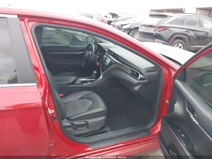 2020 Toyota Camry Se