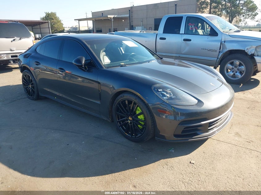 2018 PORSCHE PANAMERA