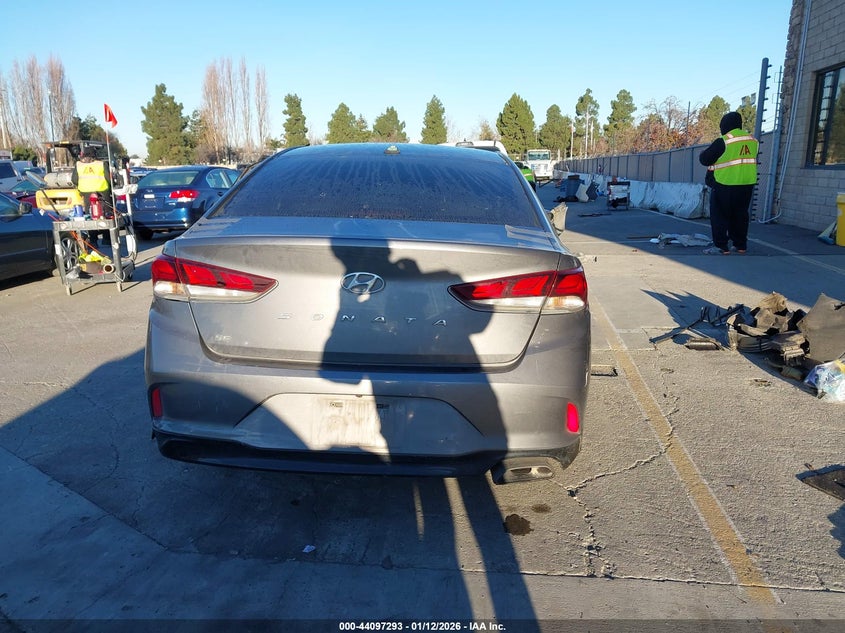 VIN 5NPE24AF4JH619098 2018 HYUNDAI SONATA SE