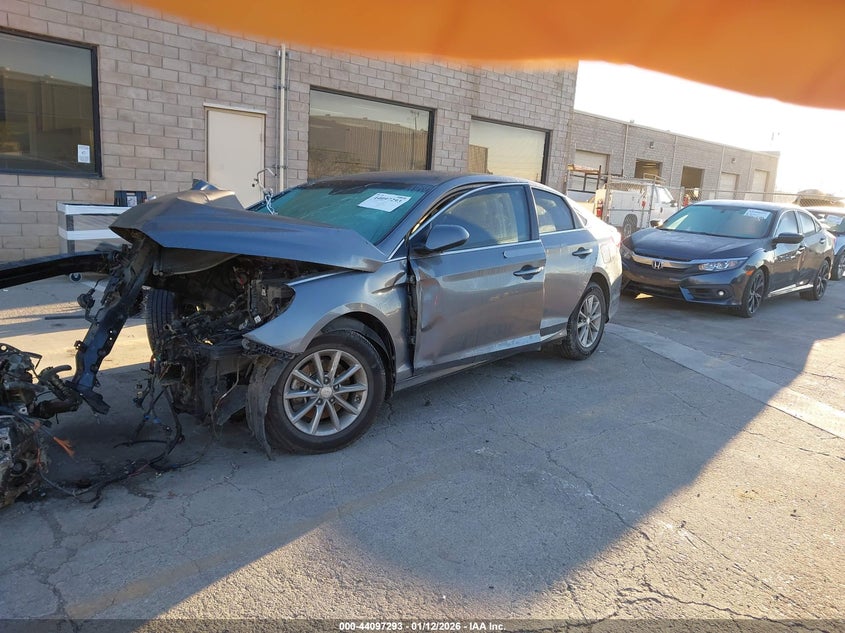 VIN 5NPE24AF4JH619098 2018 HYUNDAI SONATA SE
