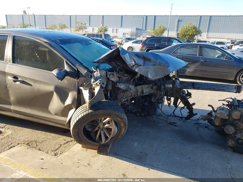 VIN 5NPE24AF4JH619098 2018 HYUNDAI SONATA SE