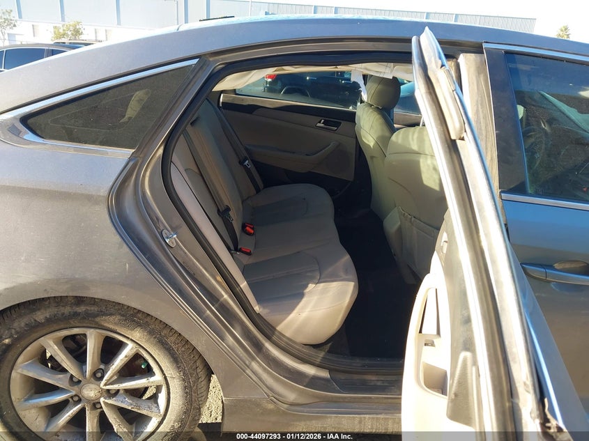 VIN 5NPE24AF4JH619098 2018 HYUNDAI SONATA SE