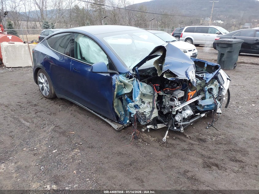 7SAYGDEE4NA008153 2022 Tesla Model Y Long Range Dual Motor All-Wheel Drive auction photo 1