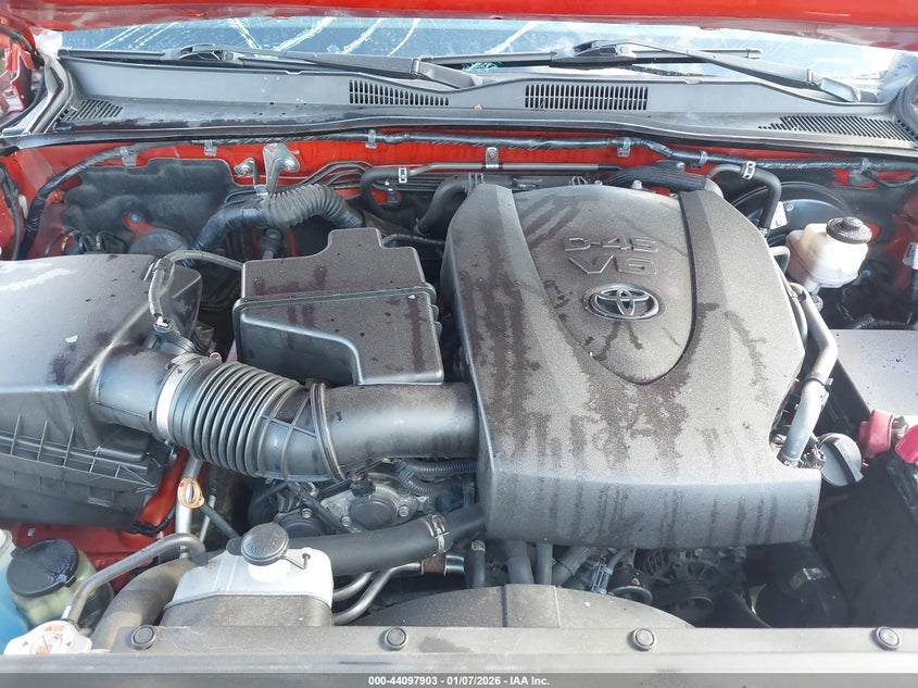 VIN 3TMCZ5AN4JM164392 2018 TOYOTA TACOMA SR5 V6