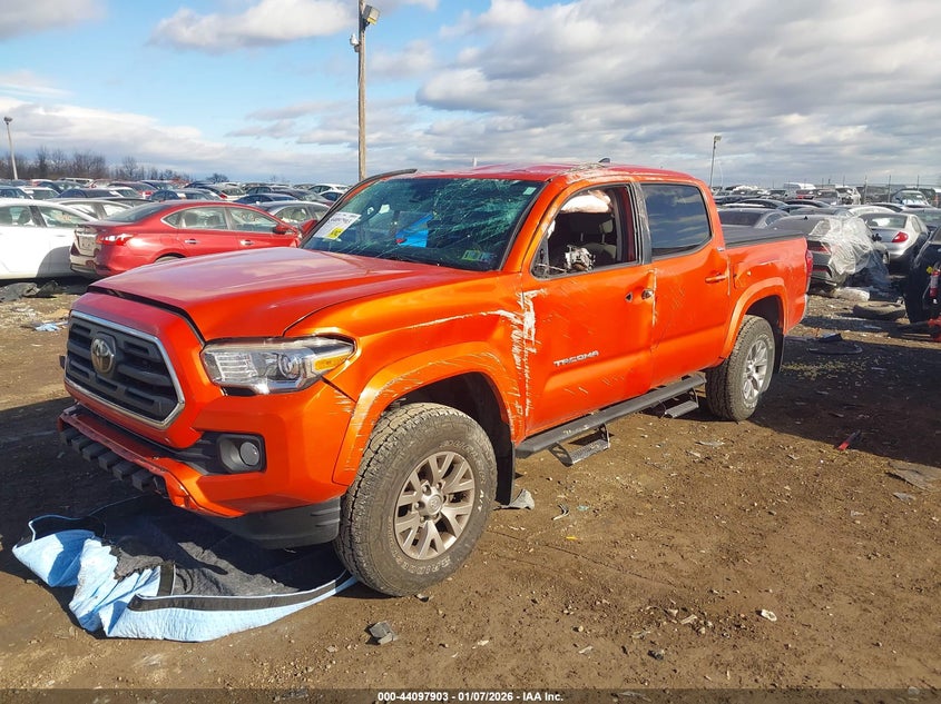 VIN 3TMCZ5AN4JM164392 2018 TOYOTA TACOMA SR5 V6