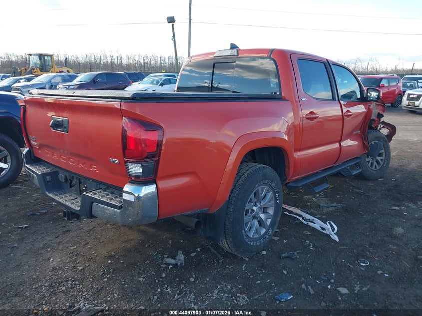 VIN 3TMCZ5AN4JM164392 2018 TOYOTA TACOMA SR5 V6