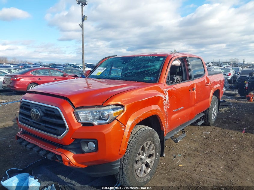 VIN 3TMCZ5AN4JM164392 2018 TOYOTA TACOMA SR5 V6