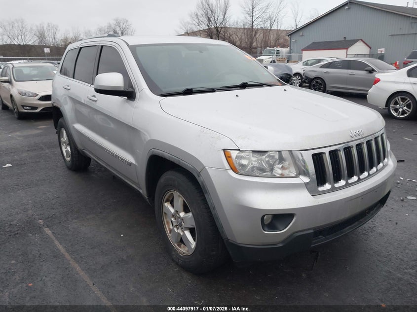Vin: 1j4rr4gg2bc572173, lot: 44593774, jeep grand cherokee laredo 2011 img_1