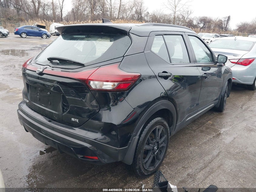 2022 Nissan Kicks Sr Xtronic Cvt