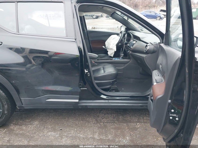 2022 Nissan Kicks Sr Xtronic Cvt