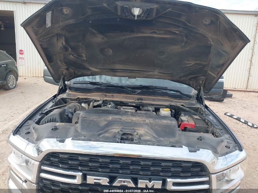 2024 Ram 2500 - 3C6UR5DL2RG338542