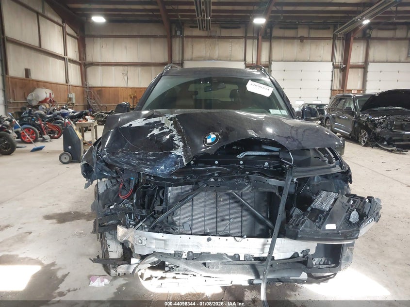 2021 BMW X7 xDrive40I VIN: 5UXCW2C01M9F19564 Lot: 44098344