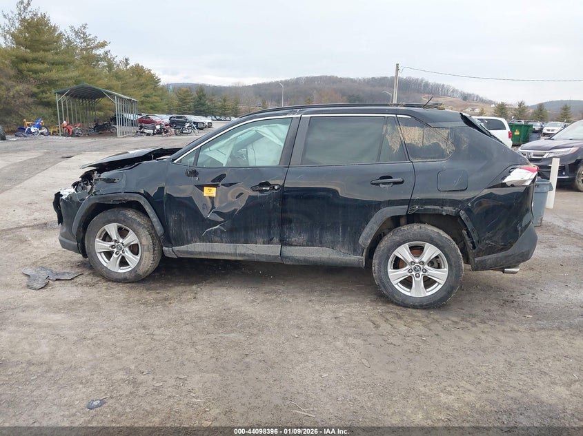 VIN 2T3P1RFV3KW005369 2019 TOYOTA RAV4 XLE