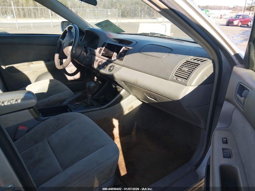 2004 Toyota Camry Le