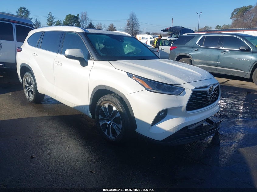 5TDGZRAH1MS523463 2021 Toyota Highlander Xle auction photo 1