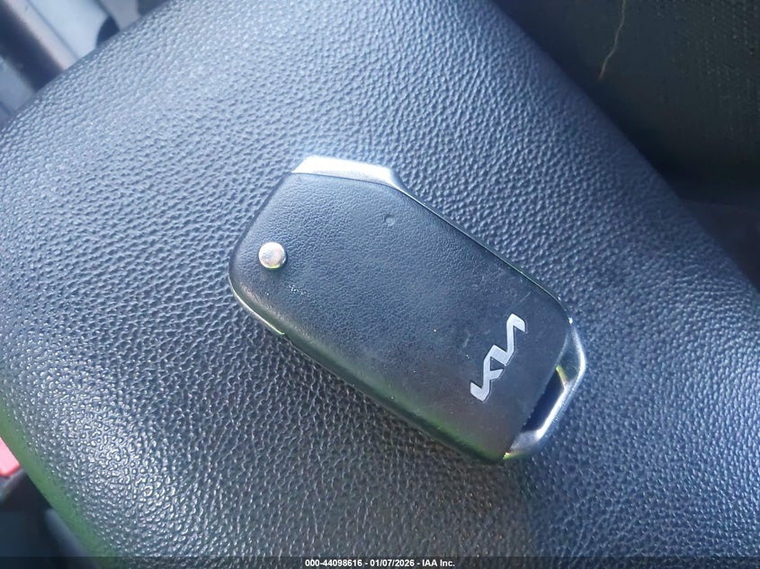 VIN 3KPF24AD3PE566555 2023 KIA FORTE LXS