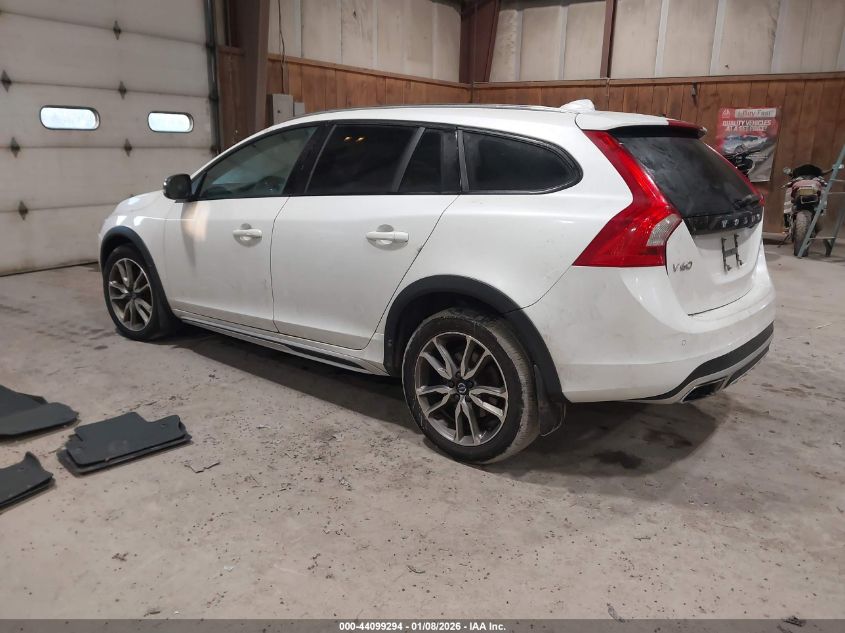 2017 Volvo V60 Cross Country T5 Platinum