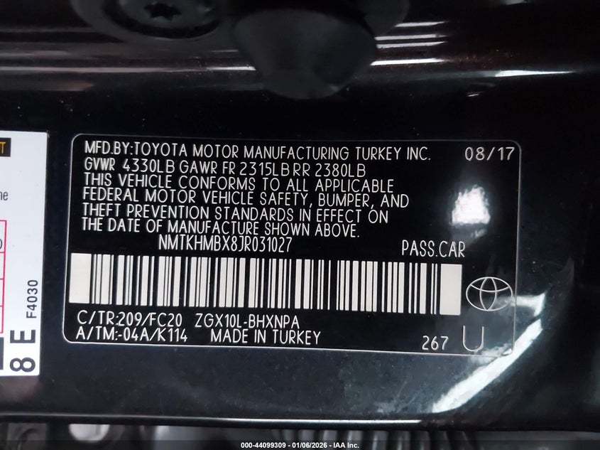 VIN NMTKHMBX8JR031027 2018 TOYOTA C-HR XLE PREMIUM